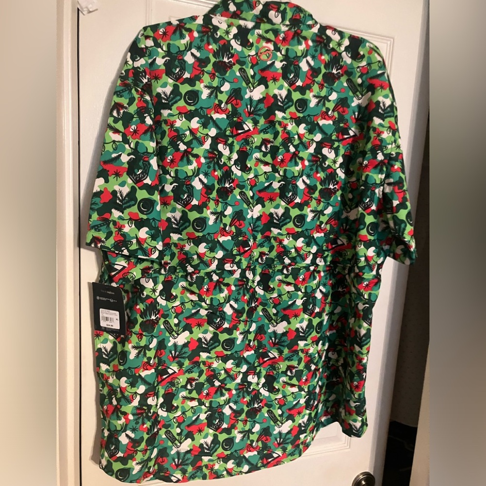 Magellan Men’s fishing gear holiday camo short sleeve top - Picture 2 of 9